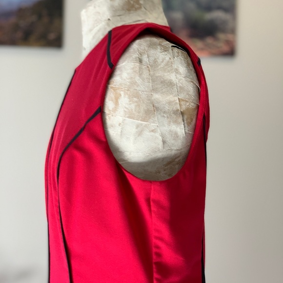 Red fitted dress with navy piping accents - Picture 6 of 6